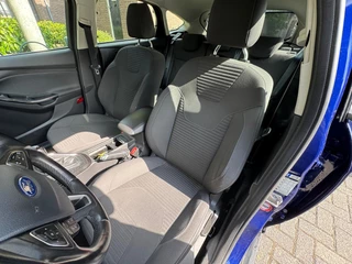 Ford Focus Ford Focus 1.0 Titanium Airco/Lichtmetalen velgen/Navi/Parkeersensoren - afbeelding nr 11