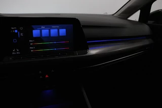Volkswagen Golf Volkswagen Golf 1.5 eTSI 150pk Style | Sfeer verlichting | Navigatie | Climate control | Camera | Adaptive Cruise control | Led | Parkeer sensoren | Lichtmetalen Velgen - afbeelding nr 27