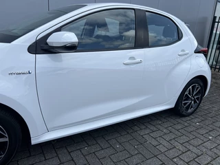 Toyota Yaris Toyota Yaris 1.5 Hyb. First Ed. NL Auto | Dealeronderhouden | - afbeelding nr 24