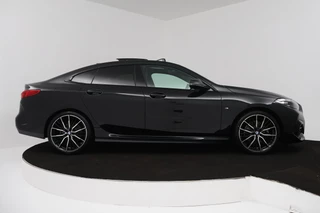 BMW 2 Serie BMW 2-serie Gran Coupé 218i Executive Edition (PANORAMADAK, ACHTERUITRIJCAMERA, PARKEERSENSOREN, STOELVERWARMING, AUTOMAAT) - afbeelding nr 13