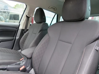 Škoda Kamiq Škoda Kamiq 1.0 TSI 110pk SPORT BNS / Camera / Stoelverw / Led / 18 Inch / Clima / BOVAG garantie - afbeelding nr 38