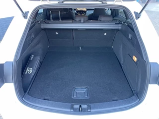 Toyota Corolla Touring Sports Toyota Corolla Touring Sports 2.0 Hybrid Team D | CarPlay | Camera | ACC | LED | Keyless | DAB+ - afbeelding nr 27