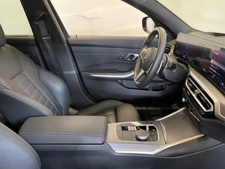 BMW 3 Serie BMW 3-serie Touring 330e xDrive Panoramadak Adaptive Cruise Innovation Pack Comfort Pack Travel Pack Full Options! - afbeelding nr 9