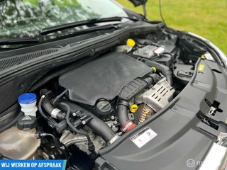 Peugeot 2008 Peugeot 2008 1.2 PureTech Allure | Lage km-stand | Zeer net - afbeelding nr 32