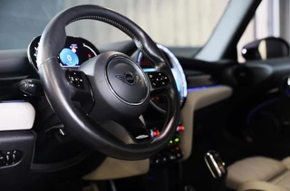 MINI Cooper Cabrio Mini Mini Cabrio 1.5 Cooper JCW Pakket / Aut / Navi / Cc / Leder / Digital Cockpit / Sfeerverlichting / Windscherm / Led / Pdc - afbeelding nr 32