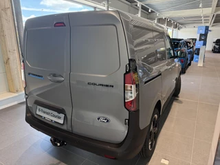 Ford Transit Courier Ford E-Transit Courier Limited 44 kWh 136pk | Ford Voorraad | Driver Assistance Pack | Laadvloerbescherming | Trekhaak | LED Laadruimteverlichting - afbeelding nr 7