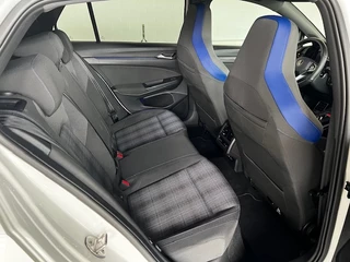 Volkswagen Golf Volkswagen Golf 1.4 eHybrid GTE / Navigatie / IQ Light /Standkachel - afbeelding nr 10