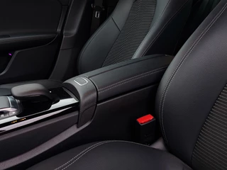 Mercedes-Benz A-Klasse 250e Plug-In Hybrid Luxury Line | Origineel NL | Navi | Apple Carplay+Android Auto | Clima | Cruise | Stoelverwarming | Pdc V+A+Assist+Camera | Privacy Glass | 17''lm - afbeelding nr 24