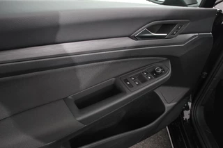 Volkswagen Golf Volkswagen Golf 1.5 eTSI 150pk Style | Sfeer verlichting | Navigatie | Climate control | Camera | Adaptive Cruise control | Led | Parkeer sensoren | Lichtmetalen Velgen - afbeelding nr 19