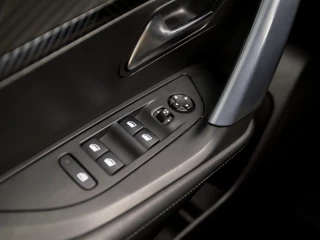 Peugeot 2008 Peugeot 2008 1.2 PureTech Sport (VIRTUAL COCKPIT, APPLE CARPLAY, 360 CAMERA, LEDER, SPORTSTOELEN, CRUISE, LANE ASSIST, NIEUWSTAAT) - afbeelding nr 23