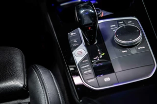 BMW 1 Serie BMW 1-serie M135i xDrive High Executive Edition | Panodak | HUD | H&K | Leder | NL auto | - afbeelding nr 45