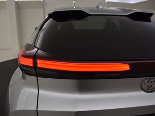 Toyota C-HR Toyota C-HR 1.8 Hybrid 140 First Editon | PDC | BLS | Electr. Achterklep | - afbeelding nr 14