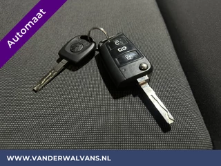 Volkswagen Crafter Volkswagen Crafter 2.0 TDI 141pk Automaat L3H3 L2H2 Euro6 Airco | Camera | Navigatie | 3000kg Trekhaak | Cruisecontrol Chauffeursstoel, Parkeersensoren, Stoelverwarming, Bijrijdersbank - afbeelding nr 20
