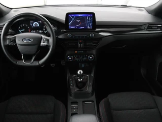 Ford Focus Ford Focus 1.0 EcoBoost ST Line | Stoel & stuurverwarming |  Carplay | Navigatie | Climate control | Parkeerhulp | Cruise control | Bluetooth - afbeelding nr 7