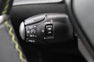 Peugeot 208 Peugeot 208 1.2 100PK GT | NAVIGATIE | APPLE CARPLAY/ANDROID AUTO | DODEHOEK DETECTIE | FULL LED KOPLAMPEN | CLIMATE CONTROL | 3-D INSTRUMENTENPANEEL | 17