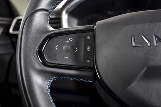 Lynk & Co 01 | 360 Camera | 7.4 kWh boordlader | Donkere hemel | S/K-panodak | Adapt. Cruise | Memory | Elek. klep | LM 20