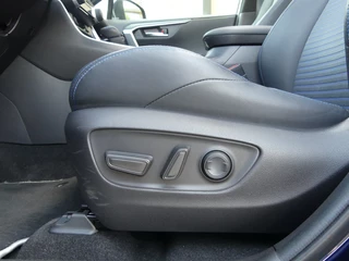 Toyota RAV4 Toyota RAV4 2.5 Hybrid Bi-Tone | Leder | Panoramadak - afbeelding nr 23