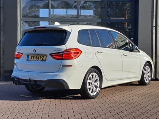 BMW 2 Serie | Leder | Trekhaak | M-pakket | Head-up | Camera | Stoelverwarming | - afbeelding nr 4