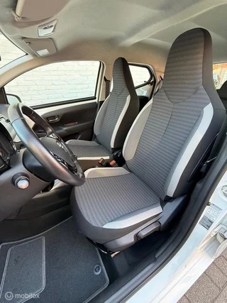 Toyota Aygo Toyota Aygo 1.0 VVT-i x-clusiv - afbeelding nr 8
