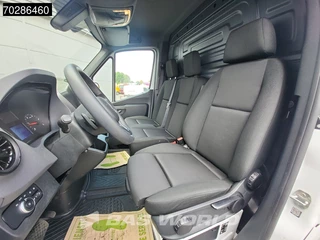 Mercedes-Benz Sprinter Mercedes Sprinter 317 CDI Automaat L2H2 Navi Airco Cruise Camera Parkeersensoren MBUX Euro6 L2 12m3 Airco Cruise control - afbeelding nr 12