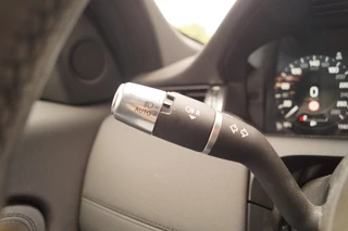 Land Rover Discovery Sport Land Rover Discovery Sport P300e 1.5 200pk HSE PHEV -LEER-PANO-ECC- - afbeelding nr 13