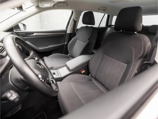 Škoda Superb 218Pk Automaat (APPLE CARPLAY, GROOT NAVI, VIRTUAL COCKPIT, MEMORY SEATS, STOELVERWARMING, CAMERA, GETINT GLAS, LED KOPLAMPEN, TREKHAAK, NIEUWSTAAT) - afbeelding nr 15