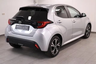 Toyota Yaris Toyota Yaris 1.5 Hybride 115 First Edition | PDC V+A - afbeelding nr 3