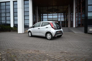 Toyota Aygo Toyota Aygo 1.0 VVTi X 5 deurs LED CarPlay Btw auto netto € 6150 - afbeelding nr 8