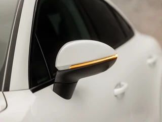 Porsche Cayenne 463Pk Automaat (SPORTCHRONO PAKKET, PANORAMADAK, ALCANTARA STUUR EN HEMEL, APPLE CARPLAY, LUCHTVERING, KUIPSTOELEN, SFEERVERLICHTING, 360 CAMERA, HEAD-UP DISPLAY, NIEUWSTAAT) - afbeelding nr 38
