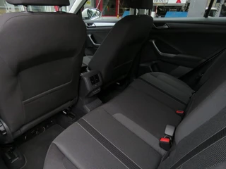 Volkswagen T-Roc Volkswagen T-Roc 1.5 TSI 150pk DSG-aut. LIFE BNS / Navi / Trekhaak afn.baar / Stoelverw. / FABRIEKS garantie - afbeelding nr 24