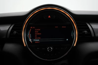 MINI Cooper Mini Mini 1.5 Cooper Chili Serious Business | John Cooper Works Chili Pakket | Keyless Entry | lederen bekleding | Navigatie | Parkeersensoren | verwarmde voorstoelen - afbeelding nr 32
