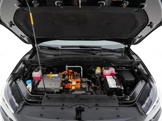 MG ZS-EV (INCL-BTW) *PANO | FULL-LEATHER | CCS-FASTLOADER | KEYLESS | NAVI-FULLMAP | ADAPTIVE-CRUISE | CAMERA | HEATED-SEATS | CARPLAY | LANE-ASSIST | DAB | SPORT-SEATS | 18