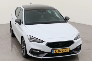 SEAT Leon Seat Leon 1.5 eTSI FR Automaat | Panoramadak | Stoelverwarming | Achteruitrijcamera | LED verlichting | Stuurverwarming | Parkeersensoren voor en achter - afbeelding nr 4