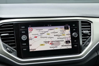 Volkswagen T-Roc Volkswagen T-Roc 1.0 TSI Style Business Navi Clima CarPlay  ACC Getint glas 17-Inch Nl-Auto NAP! - afbeelding nr 12