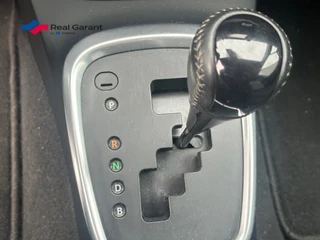 Toyota Yaris Toyota Yaris 1.5 Hybrid Design Red AUT CAMERA PDC EERSTE EIG - afbeelding nr 13