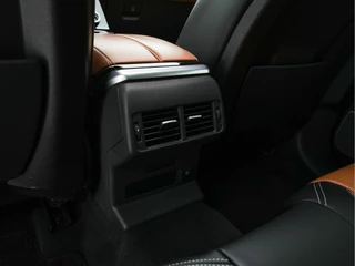 Land Rover Range Rover Velar Aut. *PANO | HEAD-UP | WINDSOR-FULL-LEATHER | MATRIX-LED | MERIDIAN-SURROUND | DIGI-COCKPIT | CAMERA | KEYLESS | AIR-SUSPENSION | NAVI-FULLMAP | BLIND-SPOT | SHIFT-PADDLES | TOWBAR - afbeelding nr 29