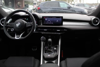 Alfa Romeo Tonale Alfa Romeo Tonale 1.3T PHEV Edizione Speciale / Trekhaak / Camera / Leder / Apple CarPlay / 20'' / Virtual Cockpit / Matrix LED / Keyless / DAB / ACC / Stuurverwarming - afbeelding nr 2