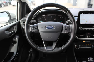 Ford Fiesta Ford Fiesta 1.0-100pk EcoBoost Titanium 5drs. Uiterst nette, luxe en zuinige Ford Fiesta. Voalautm. airco, Cruise control, Navigatie, LM wielen, Metallic lak, Parkeersensoren achter, Telefoonvoorb., Lane assist etc. - afbeelding nr 14
