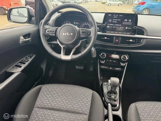 Kia Picanto Kia Picanto 1.0 67pk Automaat  Stoel en Stuur verwarming ,  Navigatie / Apple carplay  / Android auto , Achteruit camera , Bluetooth , Priveglas , Chrome handgrepen , Sport Velgen ,  9.500km !! - afbeelding nr 17