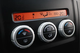 Nissan Navara Nissan Navara 2.5 dCi SE King Cab Climate, Camera, Cruise, Bluetooth, PDC, Trekhaak, 17'' - afbeelding nr 33