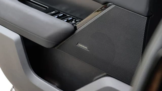 Land Rover Range Rover Velar Land Rover Range Rover Velar 2.0 P400e R-Dynamic SE | Meridian | Panoramadak | Black Exterior Pack | Stuurwielverwarming - afbeelding nr 9