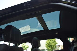 Land Rover Range Rover Velar Land Rover Range Rover Velar 2.0 P250 Turbo AWD R-Dynamic Drive Pro Pack | Keyless | Digitale tellers | Pano.dak | Carplay | Adapt.CC | Camera | Meridian | Elekt.stoelen - afbeelding nr 15