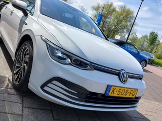 Volkswagen Golf 1.5 TSI 131pk 1st Edition | Origineel NL | Navi | Apple Carplay+Android Auto | Clima | Adap.Cruise | Led Koplampen | Stoel+Stuurwielverwarming | Rijstrook+Licht+Regensensor | Privacy Glass - afbeelding nr 48