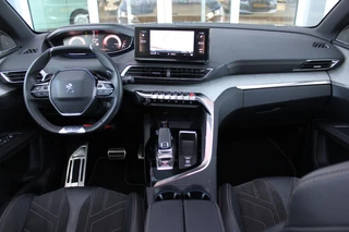 Peugeot 5008 Peugeot 5008 1.2 130PK AUTOMAAT GT PACK BUSINESS | PANORAMISCH SCHUIF/KANTEL DAK | AFNEEMBARE TREKHAAK | ALCANTARA BEKLEDING | FULL LED KOPLAMPEN | FOCAL AUDIO | 19