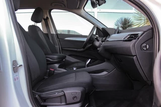 BMW X1 ➡️ BMW X1 sDrive18i F48 Executive | 2e eigenaar | Trekhaak | Sportstuur | DAB | Navi | PDC | Cruise-control | Climate | 140 pk | Automaat | 17 inch | Bluetooth | - afbeelding nr 15