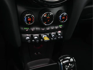 MINI Electric (INCL-BTW) Aut. *PANO | FULL-LEATHER | HEAD-UP | FULL-LED | HARMAN/KARDON-SOUND | KEYLESS | CAMERA | SPORT-SEATS | NAVI-FULLMAP | HEATED-SEATS | AMBIENT-LIGHT | DAB | DIGI-COCKPIT | 17
