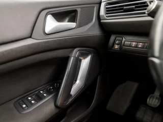 Peugeot 308 Peugeot 308 SW 1.2 PureTech Sport (PANORAMADAK, APPLE CARPLAY, GROOT NAVI, ADAPTIVE CRUISE, PARKEERSENSOREN, SPORTSTOELEN, GETINT GLAS, CRUISE, DAB+, NIEUWSTAAT) - afbeelding nr 22
