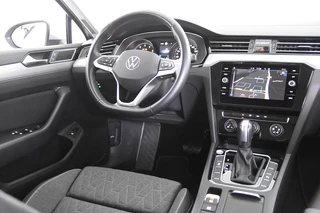 Volkswagen Passat Volkswagen Passat Variant 1.5 TSI DSG *1ste eigenaar*Navigatie*Park assist* - afbeelding nr 12