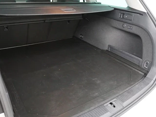 Volkswagen Passat Volkswagen Passat 1.4 TSI PHEV GTE | Panoramadak | Leder |  Stoelverwarming | Trekhaak | Camera | Park Assist | Adaptive cruise | Side Assist | Matrix LED | Carplay | Navigatie - afbeelding nr 28