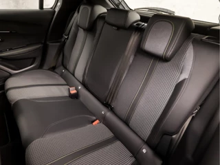 Peugeot 208 Automaat (VIRTUAL COCKPIT, APPLE CARPLAY, GROOT NAVI, LEDER, SFEERVERLICHTING, SPORTSTOELEN, 360 CAMERA, ADAPTIVE CRUISE, KEYLESS, GETINT GLAS, NIEUWSTAAT) - afbeelding nr 14